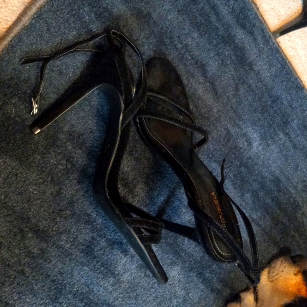 High heel shoes